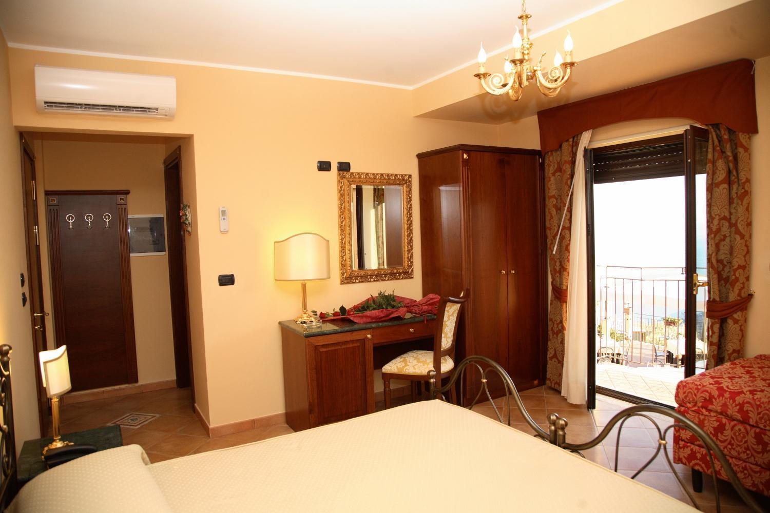 Agostiniana Hotel Санта-Тереза-ди-Рива Экстерьер фото