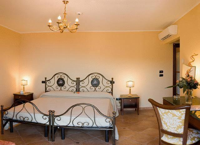 Agostiniana Hotel Санта-Тереза-ди-Рива Экстерьер фото